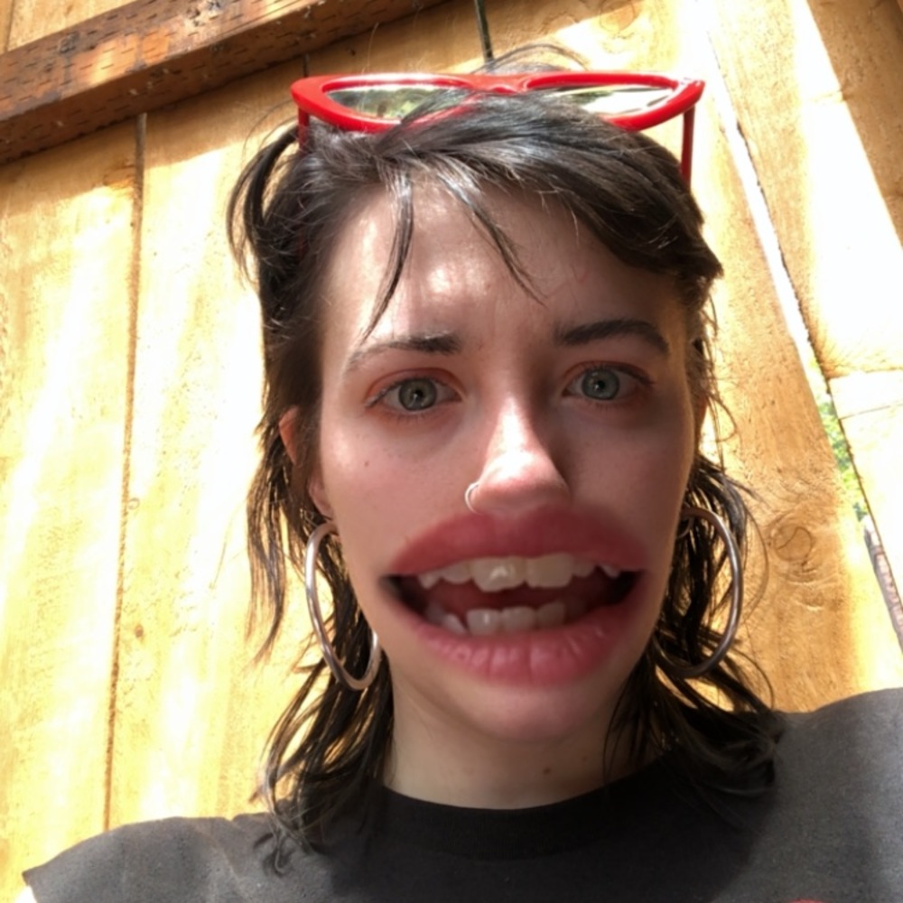 Meet your Posher, Genevieve